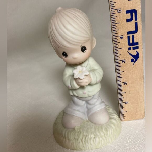 Vtg PRECIOUS MOMENTS Mommy I Love You 1987 Boy Flower Porcelain Figurine Collect - Picture 8 of 11